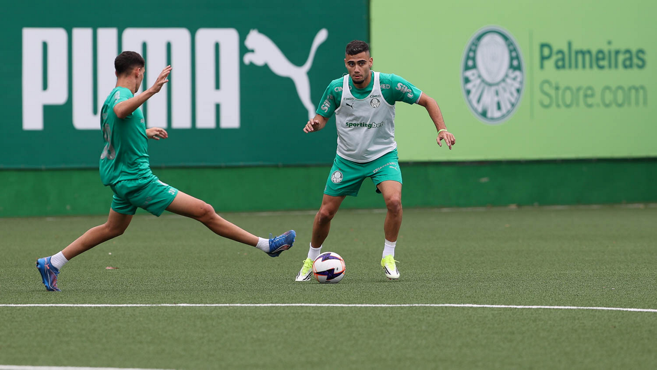 Andreas Pereira pode ser uma das novidades do Palmeiras contra o São Paulo