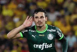 Raphael Veiga está perto de deixar o Palmeiras