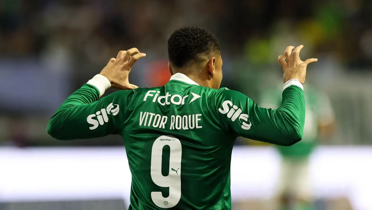 Vitor Roque foi eleito o jogador mais valioso que atua fora da Europa